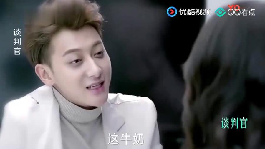 小宝贝打网球