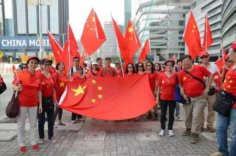 救援卡通小象