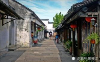 江西一男子凌晨连砸路边80辆车，该男子将会承担哪些法律责任？游戏画面